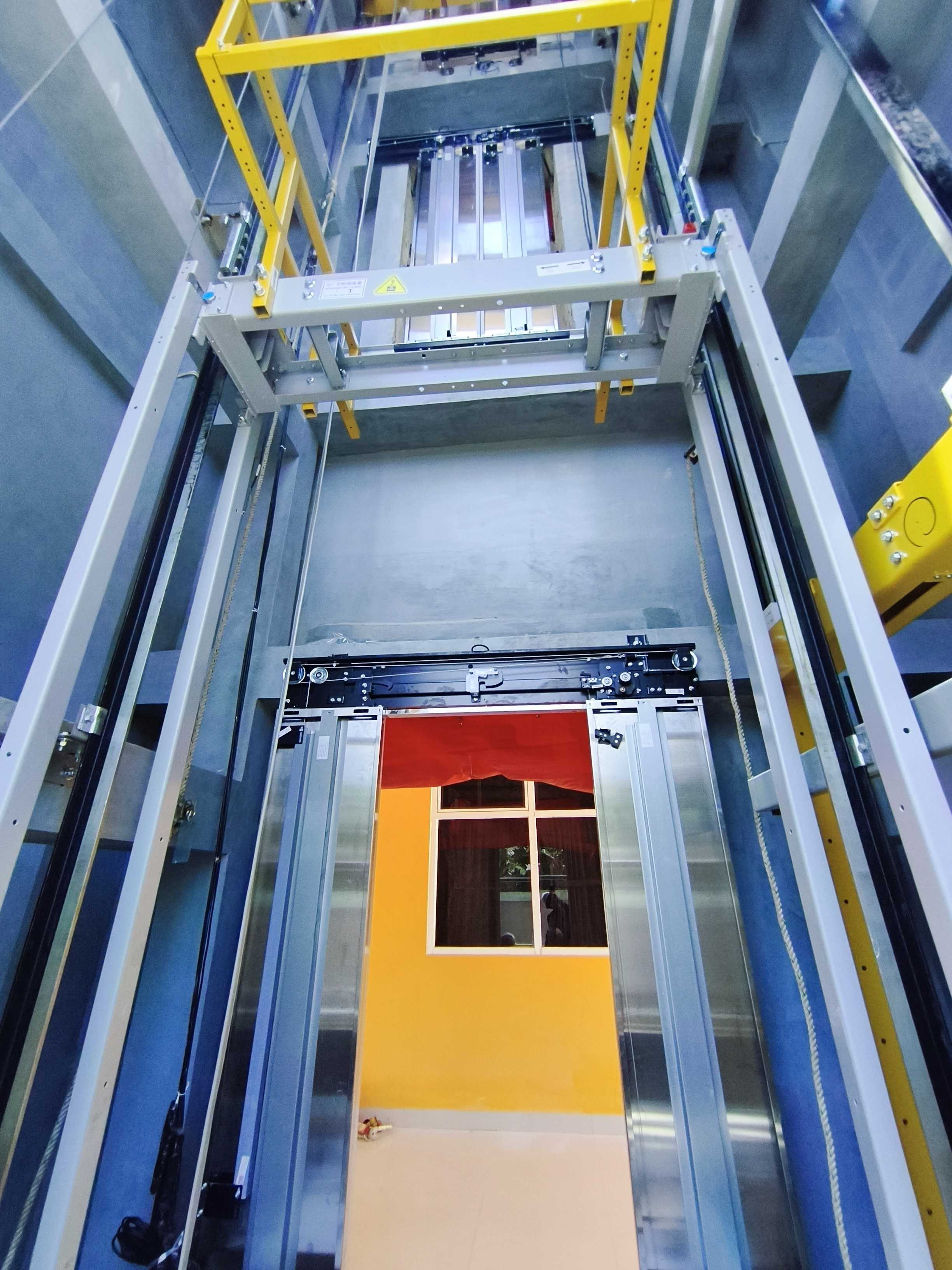 Interior elevator modern